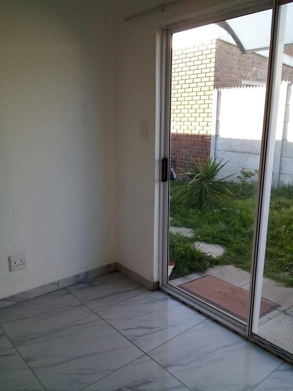 To Let 1 Bedroom Property for Rent in Ruyterwacht Western Cape